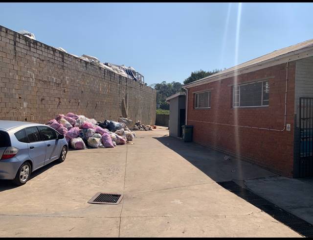 411M² MINI FACTORY TO LET IN LOTUSVILLE
